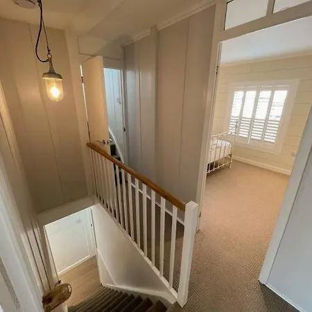 Stylish 3Br Cowes Cottage Close To The Waterfront Exterior photo