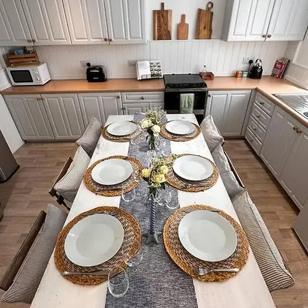 Stylish 3Br Cowes Cottage Close To The Waterfront Exterior photo