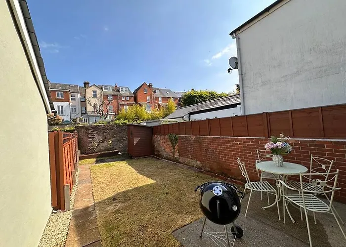 Stylish 3Br Cowes Cottage Close To The Waterfront
