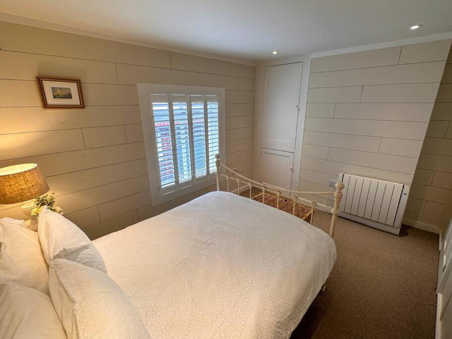 Stylish 3br Cowes Close To The Waterfront